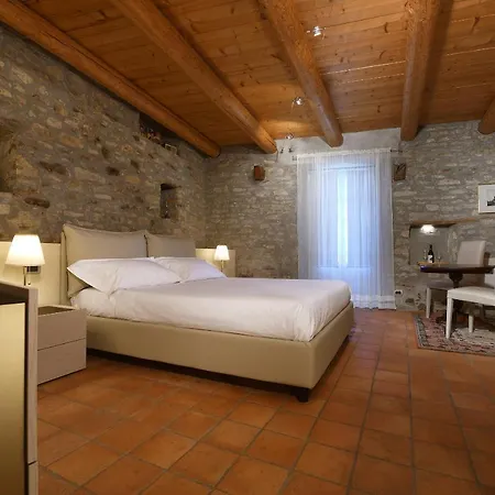 Hotel Cà 'd Calin Casa nel Borgo Serralunga d'Alba Esterno foto